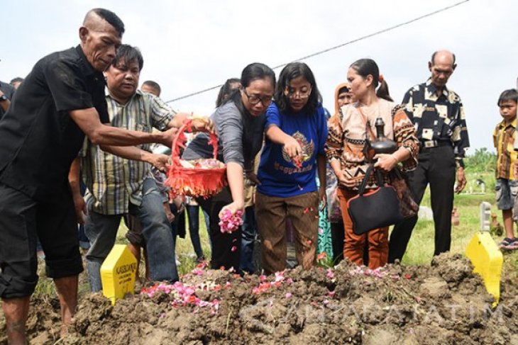 Pemakaman Bambang Gentolet