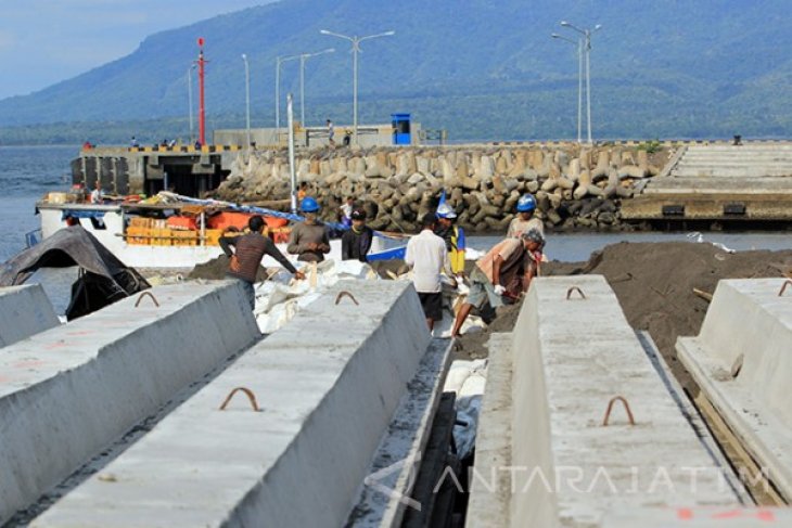 Pembangunan Dermaga Boom Marina