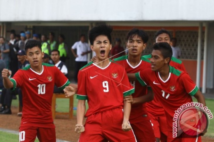 Indonesia`s U-16 Team Beats Philippines 4-0