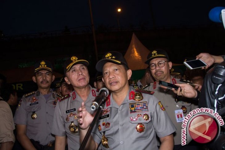 Bom Kampung Melayu - Modus teror dan bahan kimia yang digunakan dua terori