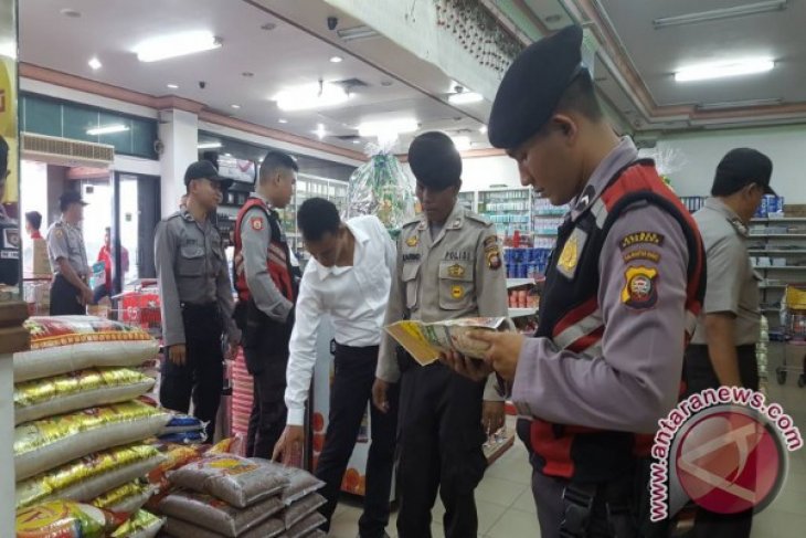 Polres Ketapang Sidak Pasar dan Minimarket