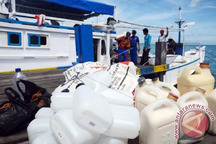 Aktivitas pengeboman ikan terjadi di Tambelen, minimal seminggu sekali