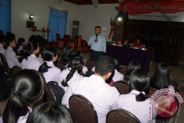 Demer Berikan Motivasi Siswa SMK Buka Usaha Baru (Video)