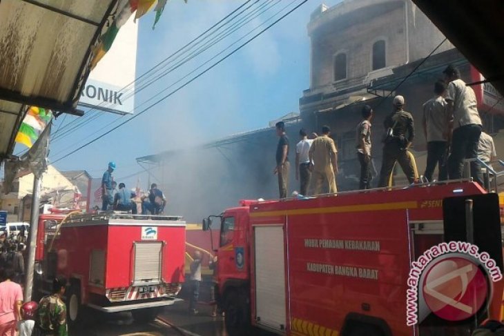 Tiga Ruko Di Muntok Terbakar