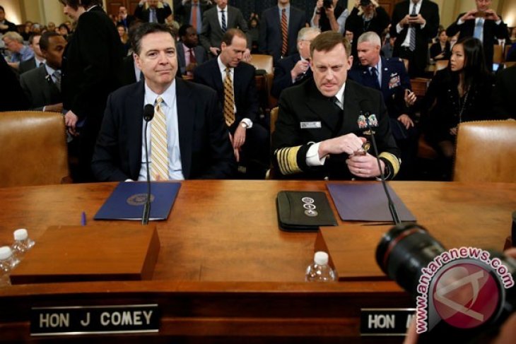 Mantan Direktur FBI Buka-Bukaan, Trump Memang Telah Menekan Dia