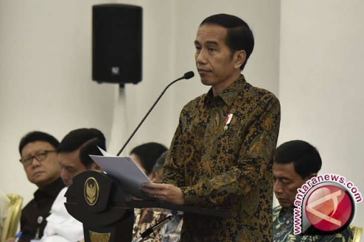 Presiden Jokowi Dijadwalkan Lantik Anggota DKPP 2017-2022 - ANTARA News ...