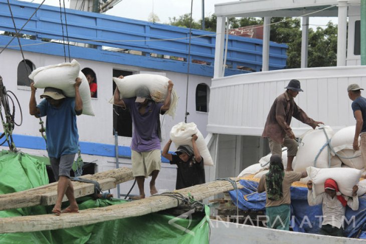 Bongkar Muat Pelabuhan Kalimas