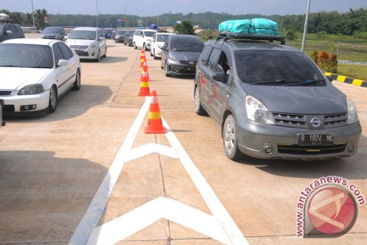 Hampir 400.000 mobil pribadi per hari lintasi Tol Trans Jawa saat mudik Lebaran 2019