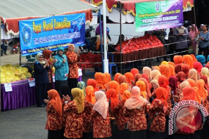 PASAR MURAH GABUNGAN ORGANISASI WANITA