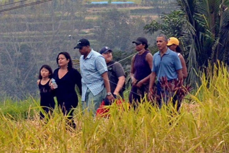 Obama dan Keluarga Wisata di Bali