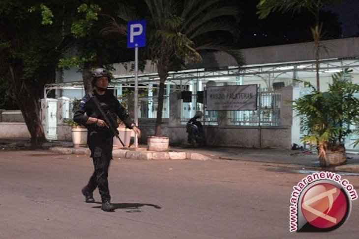 Pelaku Penikaman Dua Brimob Beli Pisau Sangkur di Toko Daring