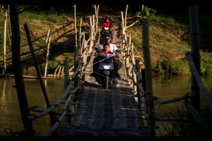 Jembatan Sesek Bambu