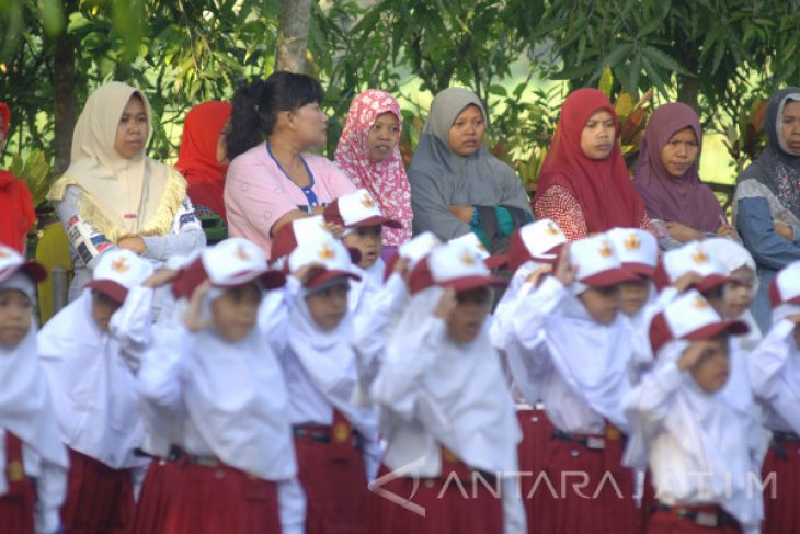 Hari Pertama Masuk Sekolah