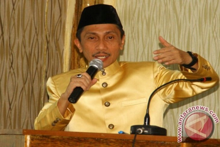 Bupati Nelson Apresiasi Tagana Bedah Rumah Warga