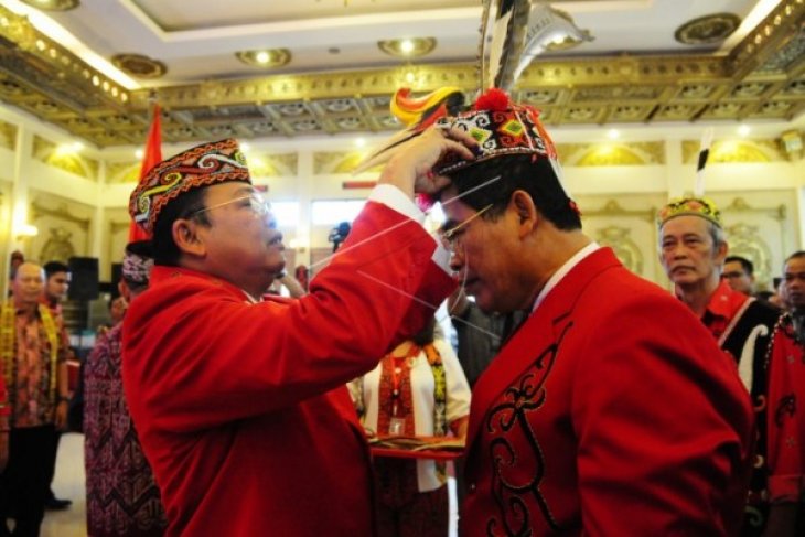 Ketua Baru Dewan Adat Dayak Kalbar