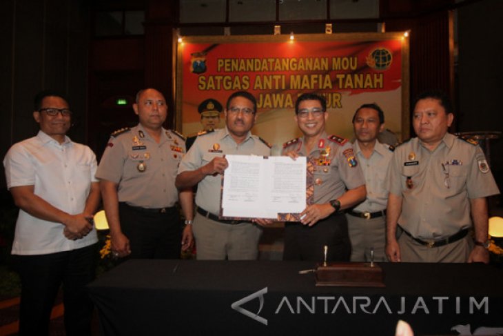 Penandatanganan Satgas Anti Mafia Tanah