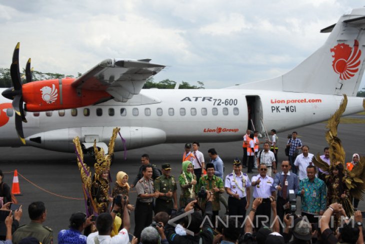 Penerbangan Perdana Surabaya-Jember