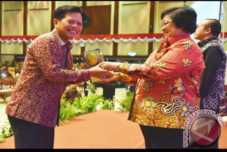 Tapin Raih Adipura Kedua