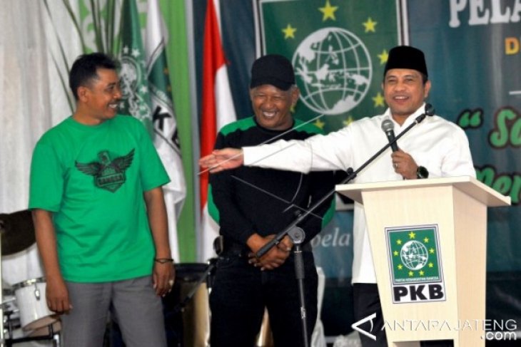 SOSIALISASI BAKAL CALON GUBERNUR JATENG