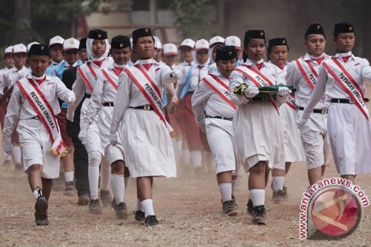 Lomba Tata Upacara Bendera