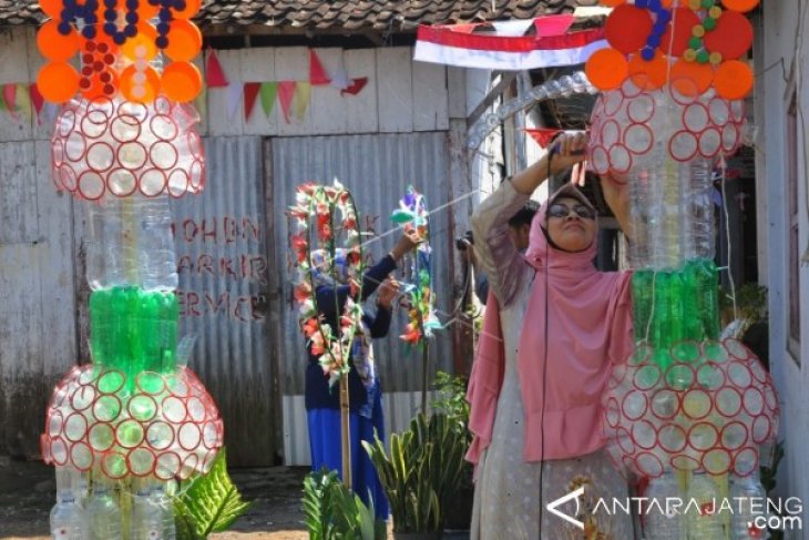 GAPURA LIMBAH BOTOL PLASTIK