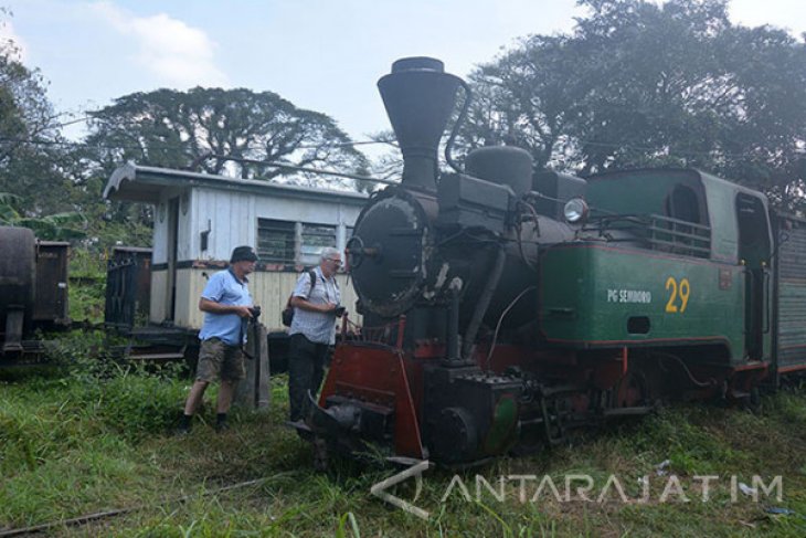 Wisata Lokomotif Uap
