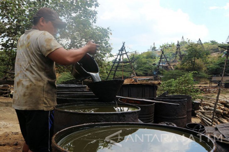 Penambang Minyak Mentah Tradisional