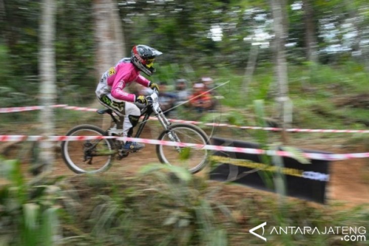 KEJUARAAN DOWNHILL