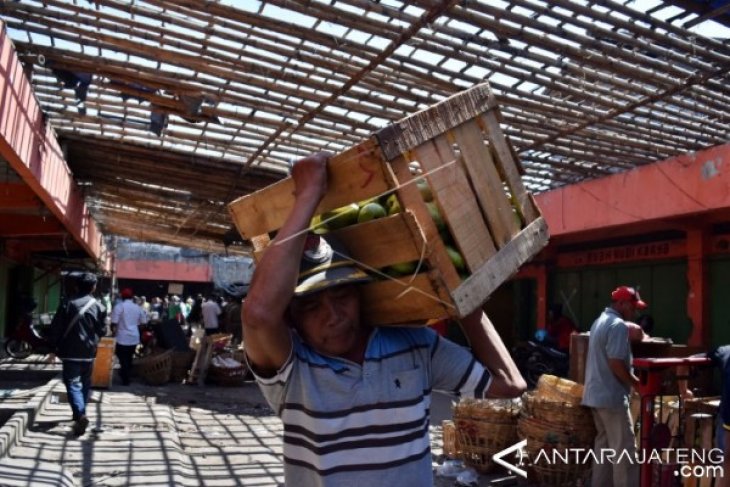 EKSEKUSI PASAR KANJENGAN