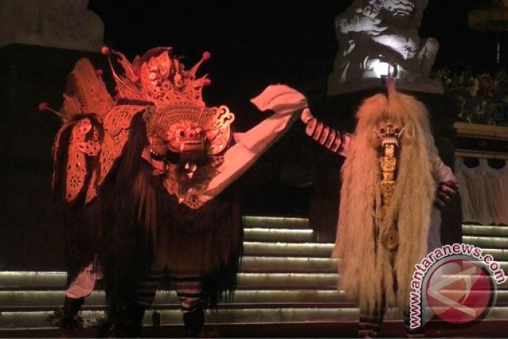 Barong Telek Pentas Meriahkan