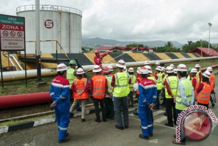 Media Pamalu Kunjungi Terminal BBM Wayame - ANTARA News Ambon, Maluku