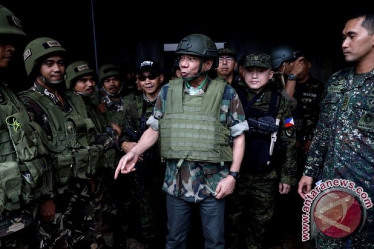 Kemenhan: tawaran Duterte masih perlu dibahas bersama