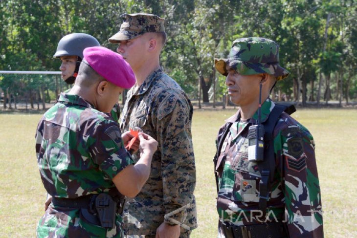 Latihan Bersama Marinir Indonesia - Amerika