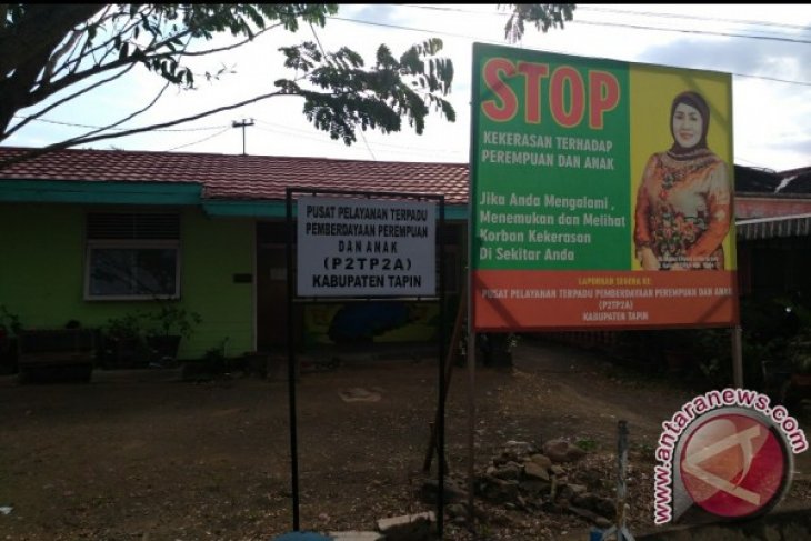 Ratna Naik Gunung Sosialisasikan Anti KDRT