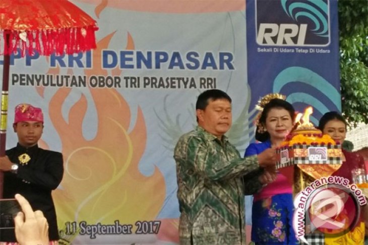 Sekda Denpasar Hibur Karyawan RRI Denpasar