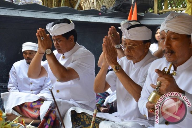 Wagub Sudikerta: Kedepankan Gotong Royong Dalam Ritual