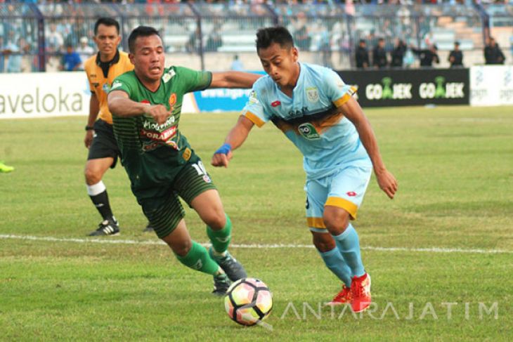 Persela Kalahkan PS TNI