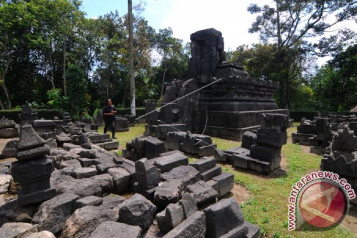 Situs Cagar Budaya Candi Lawang