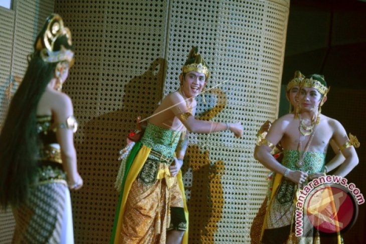 Pertunjukan Wayang Jurnalis