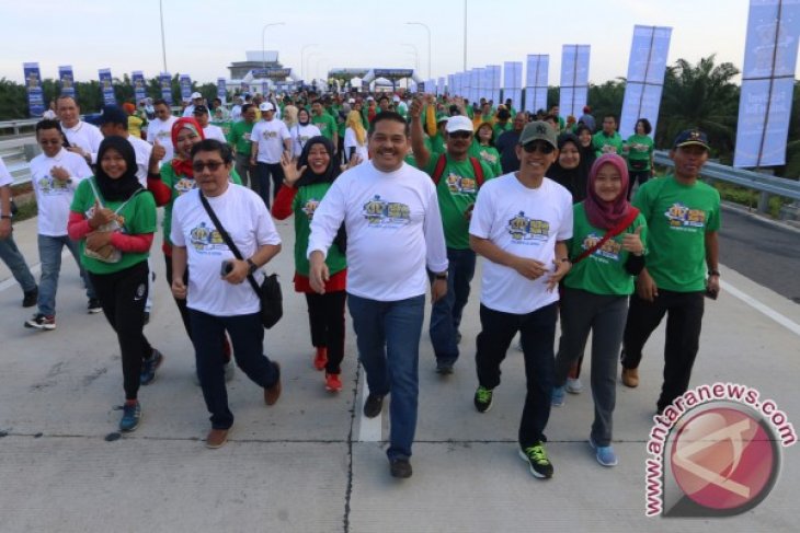 KETUA KOMITE II DPD IKUTI JALAN SANTAI DI FESTIVAL JALAN TOL