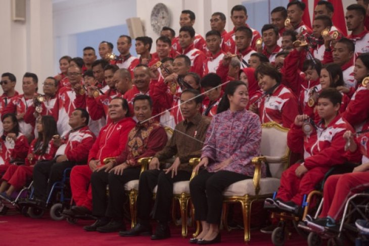Presiden Jokowi Terima Atlet Paragames