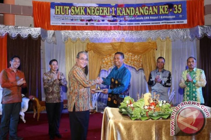 Bupati HSS Hadiri HUT SMKN 1 Kandangan Ke-35
