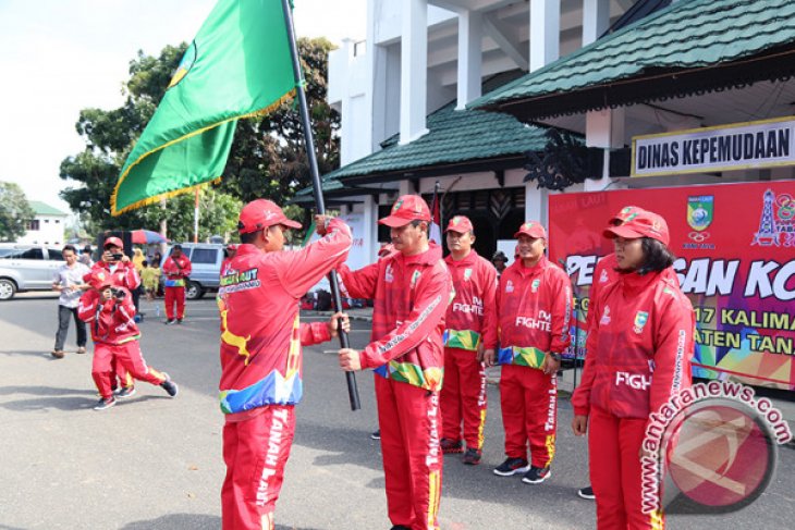 MELEPAS KONTINGEN PEKAN OLAHRAGA PROVINSI TANAH LAUT