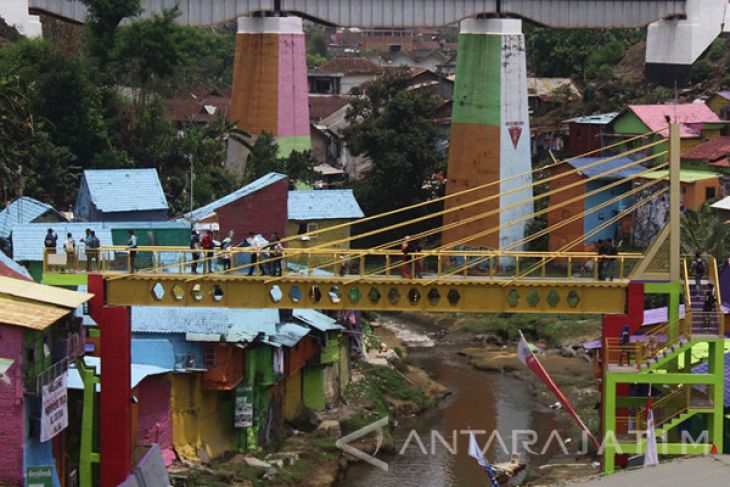 Jembatan Kaca Kampung Jodipan