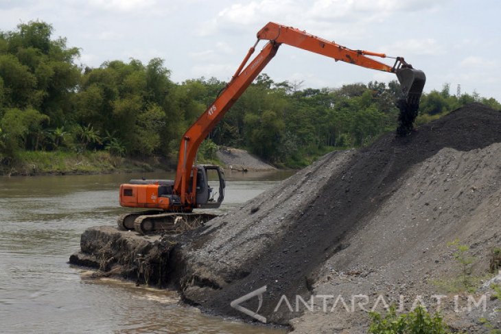 Penambangan Sirtu Sungai Brantas