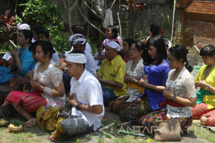 Perayaan Galungan Di Malang