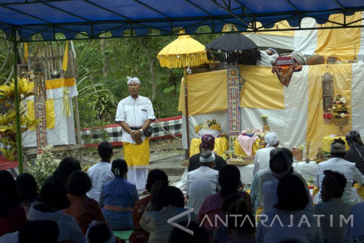 Perayaan Galungan Di Tulungagung