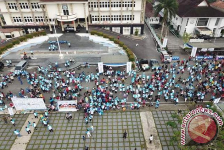 Ribuan Warga Pangkalpinang Ikuti Jalan Santai HLN