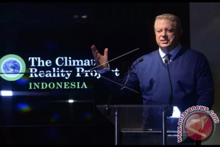 Al Gore Lauds Indonesia's Peatland Restoration Efforts