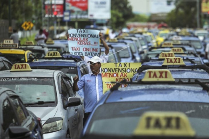 Dishub : Penentuan Tarif Taksi Online Tingkat Provinsi